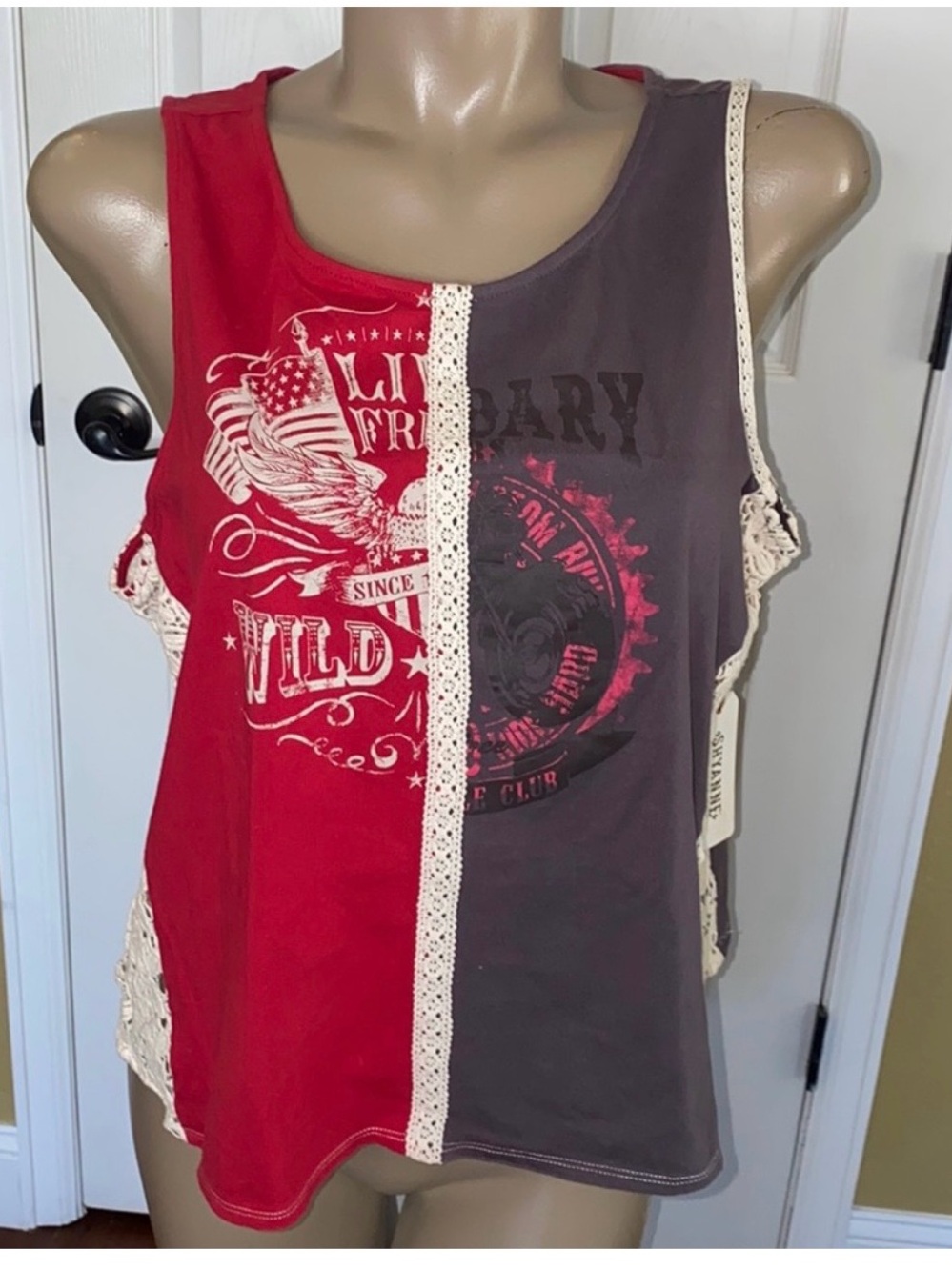 NWT Shyanne Mixed Material Top w Lace Sides and Accents Tank Tee XL